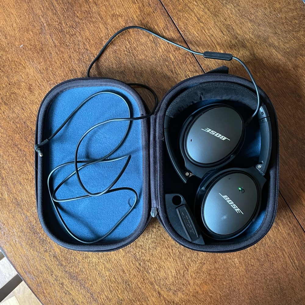 Bose quietcomfort noise cancelling headphones